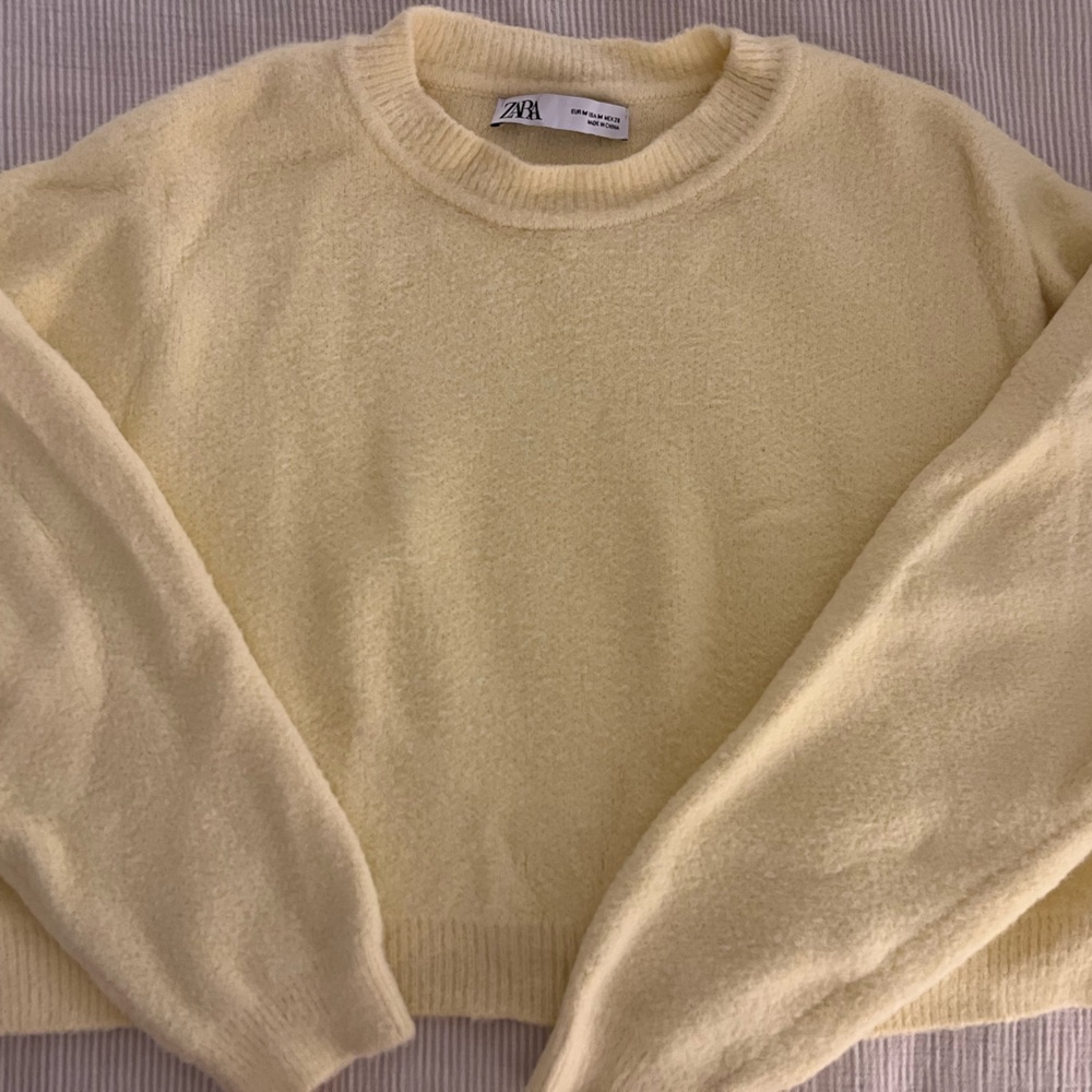 Zara Light Yellow Women's Crew Neck Sweater